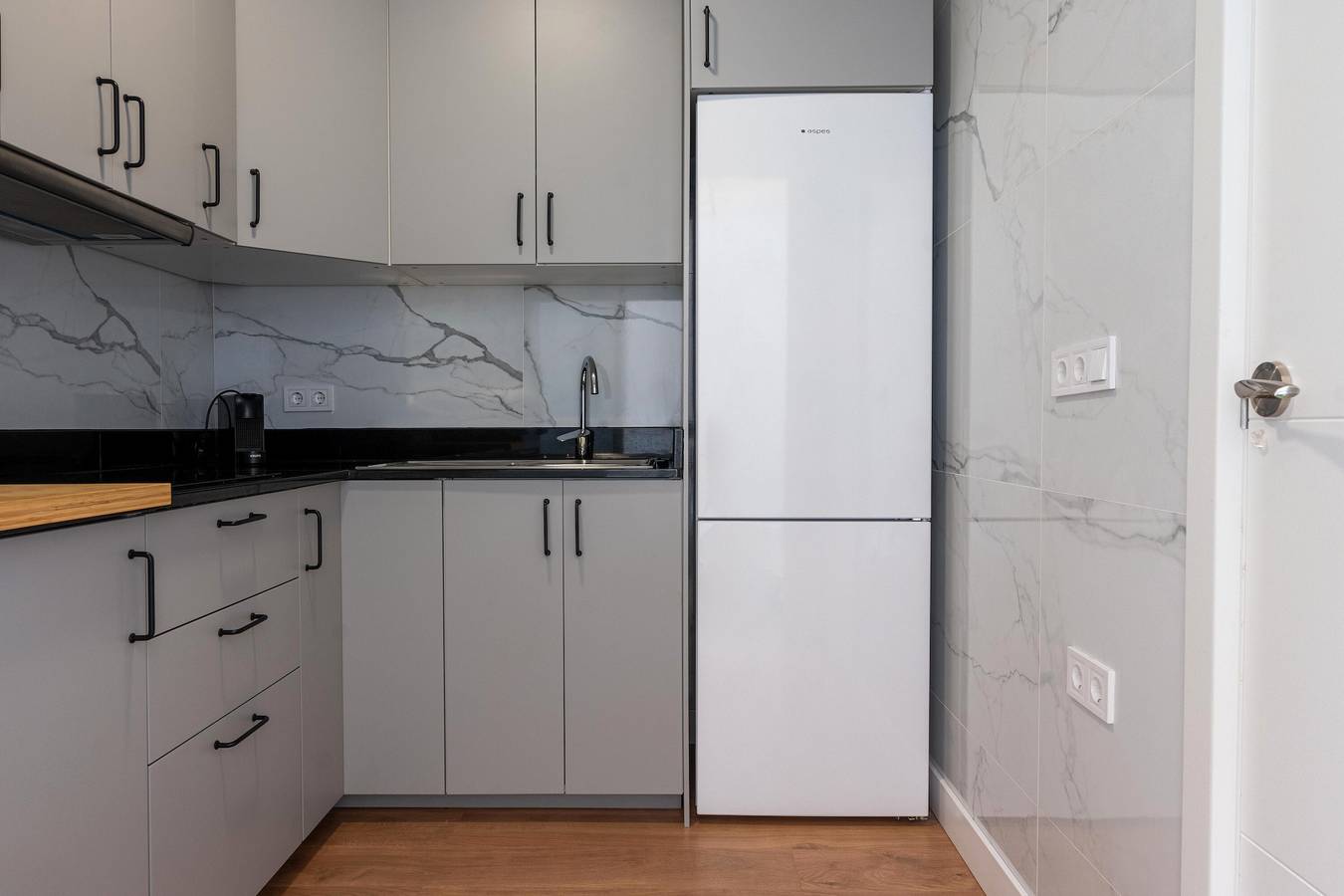 Apartamento entero, Apartamento 'Enjoy Sevilla Resolana' con terraza privada, Wi-Fi y aire acondicionado in Central Seville, Sevilla