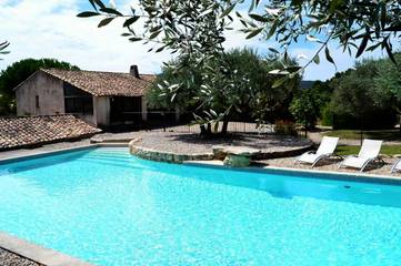 Hôtel pour 2 personnes, avec piscine ainsi que terrasse et jardin à Entrechaux