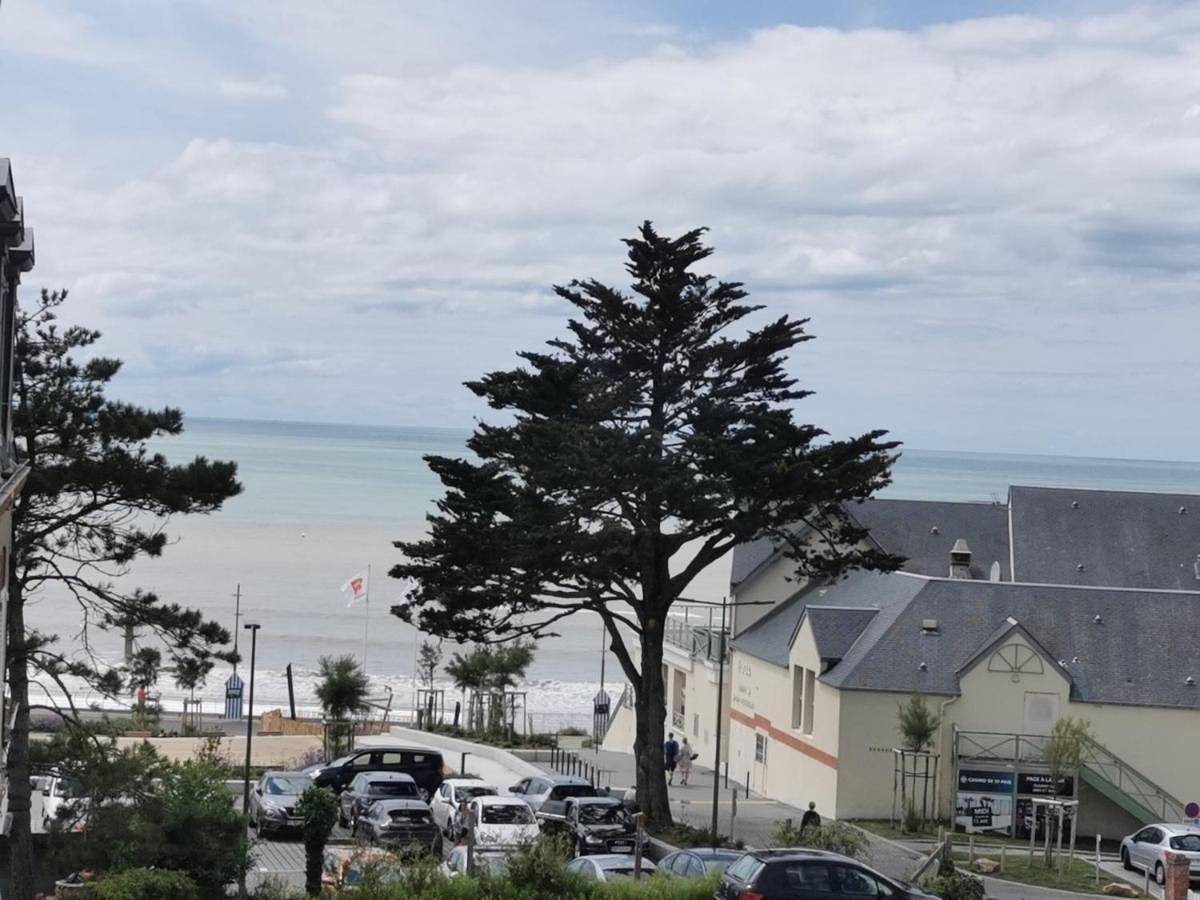 Appartement entier, One-Bedroom Apartment in Saint-Pair-sur-Mer, Côte de la Déroute
