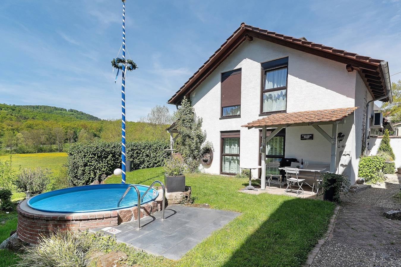 Ganze Wohnung, Ferienwohnung 'Nr3' mit Gemeinschaftsterrasse, Gemeinschaftsgarten und Wi-Fi in Hohenhaslach, Sachsenheim