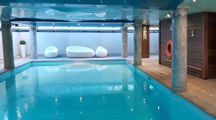 Gîte pour 5 personnes, avec balcon et piscine ainsi que sauna et vue dans Gare De Chamonix Mont Blanc