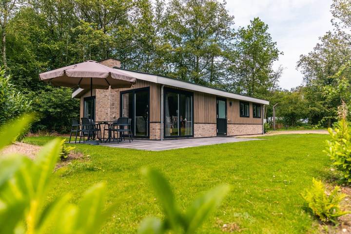 Vakantiehuis voor 6 personen, with Balkon/Terras and Terras as well as Zwembad and Sauna in Ruinen