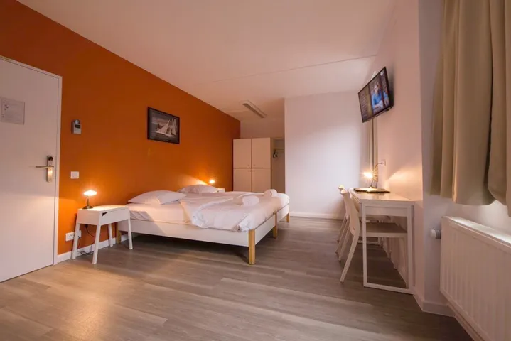 Hostal para 8 personas, con jardín y terraza - 1