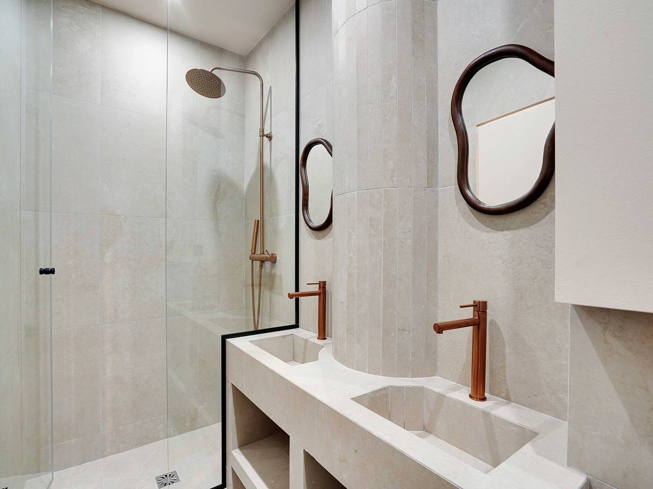 Entire apartment, Modern Apartment - 2Bd/8P - Place D'Italie in 13th Arrondissement, Paris