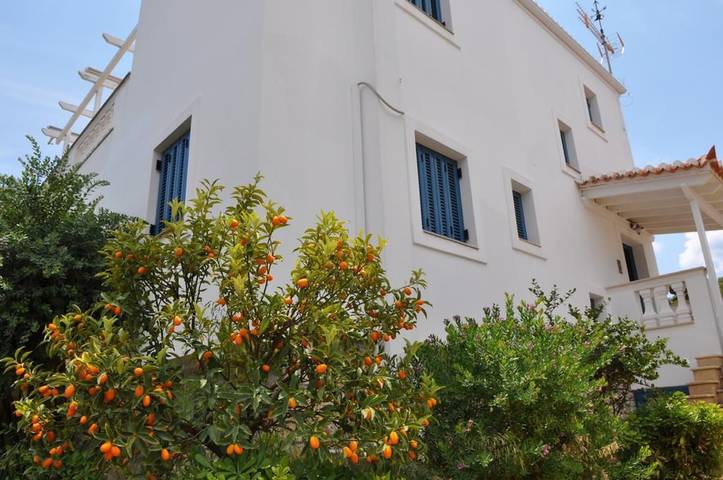 Location de vacances pour 10 personnes, avec Vue sur l’océan et Balcon ainsi que Terrasse et Jardin dans Spetses - 3