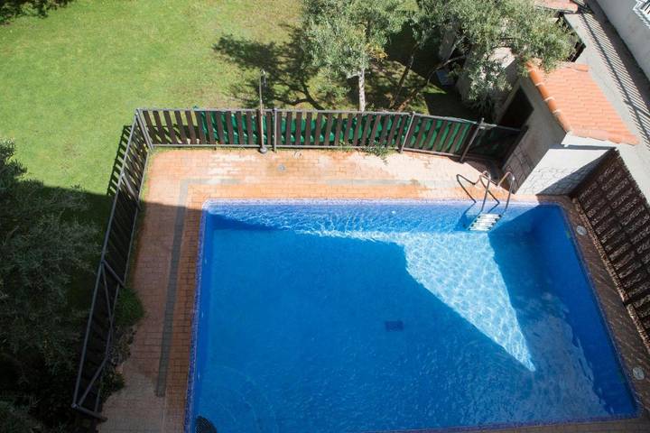 Casa rural para 14 personas, con vistas además de piscina y jardín, Familias con niños en Valle del Ambroz - 4