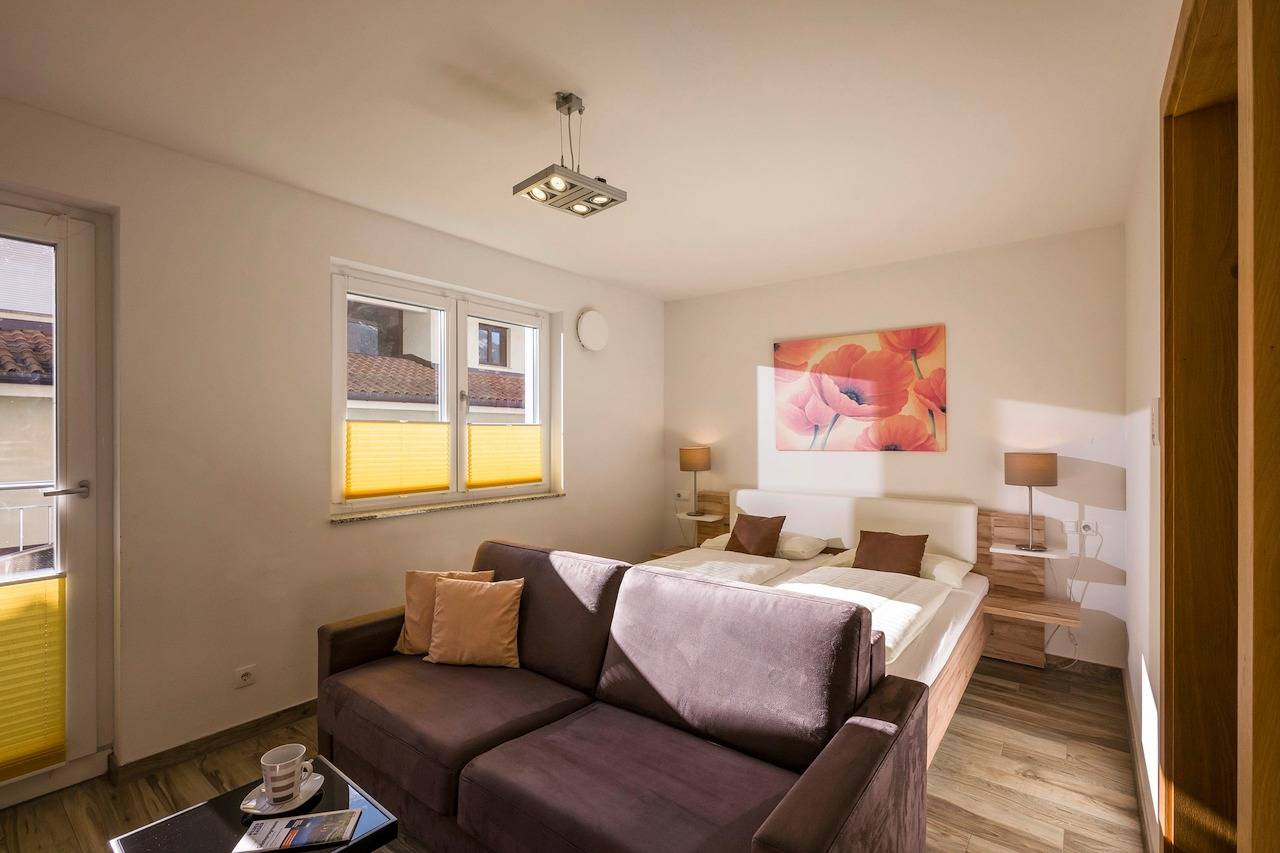 Ganze Ferienwohnung, Studio-Appartement, Wohn-/Schlafraum, Du/Wc in Scheffau am Wilden Kaiser, Kaisergebirge