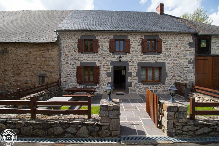 Gîte pour 7 personnes, avec Terrasse ainsi que Jardin et Vue