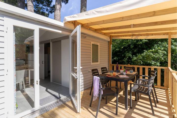 Mobil home pour 4 personnes, avec jardin ainsi que piscine et terrasse, animaux acceptés à Névez - 3