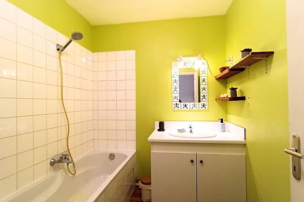 Ganze Wohnung, Large T2 in Quiet countryside with Garden in Trets, Aix-en-Provence und Umgebung