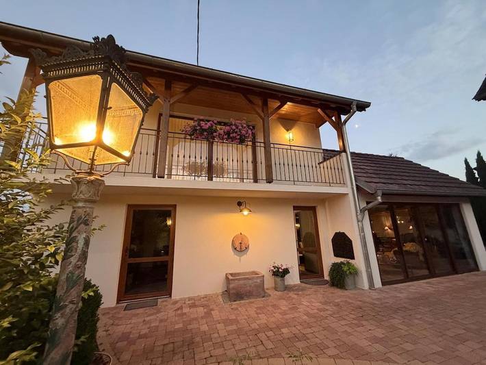Appartement de vacances pour 2 personnes, avec Balcon et Terrasse ainsi que Jardin et Piscine