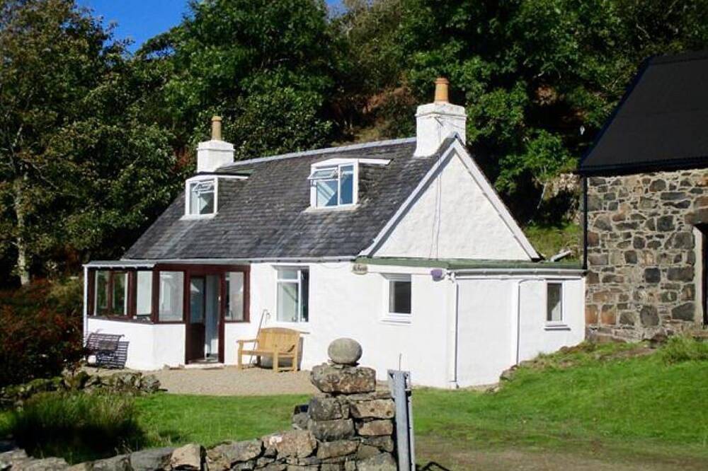 Na Fuarain - Peaceful stone cottage with stunning views in Argyll & Bute