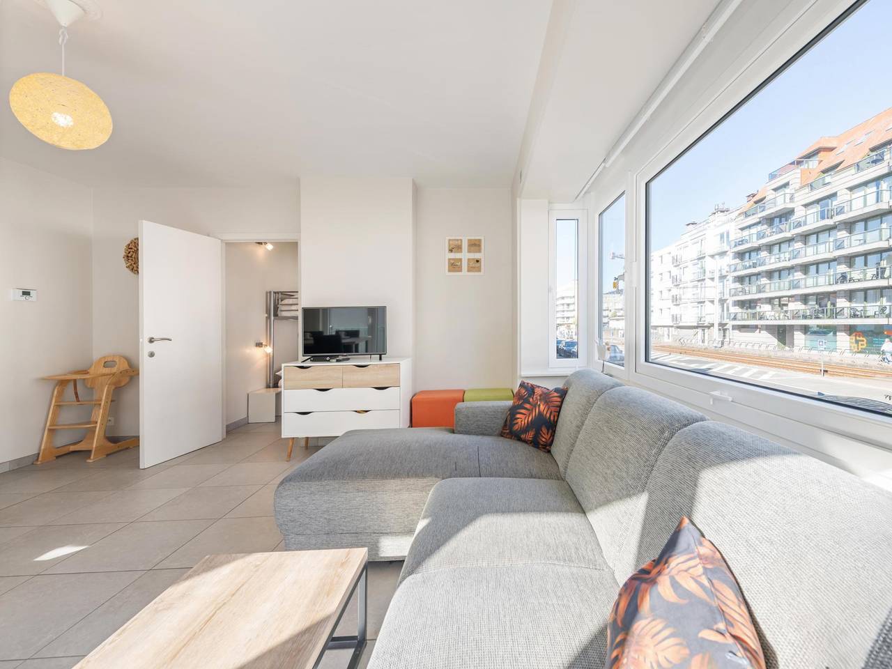 Geheel appartement, Ruim appartement met topligging in Nieuwpoort, Belgische Kust