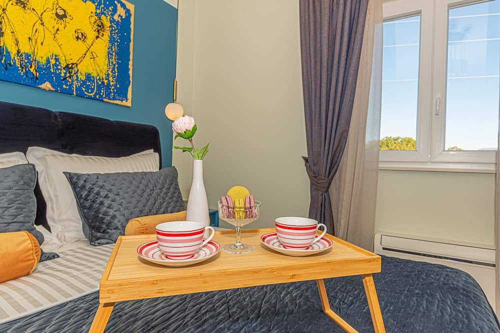 Stunning Mediterranean Villa 5 Minutes from Krka National Park in Dalmatinisches Zagora