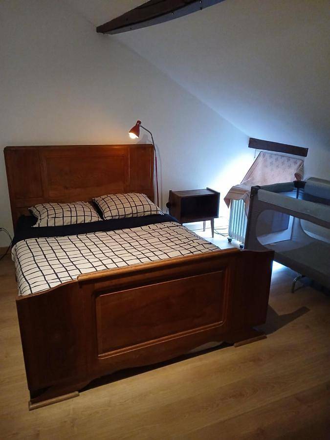 Gîte pour 7 personnes, avec terrasse à Montmarault - 2