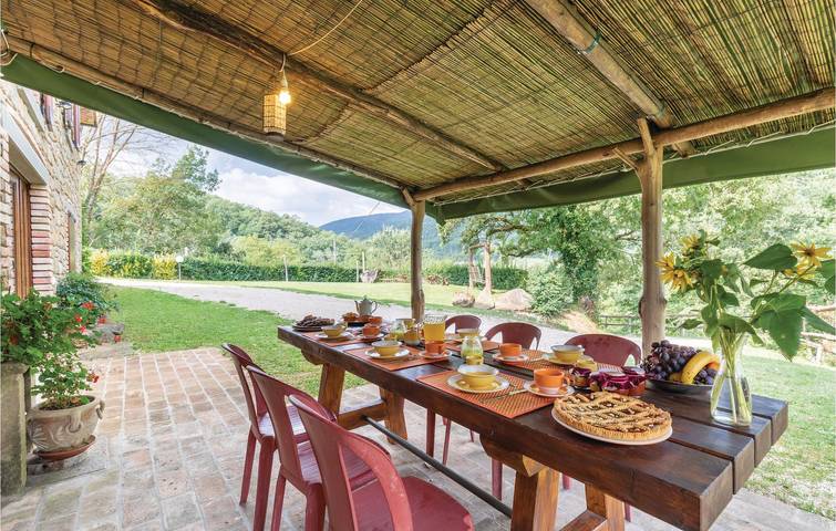 Alquiler de lujo de 220 m2 con aparcamiento, piscina y jardín in Città di Castello, Valtiberina