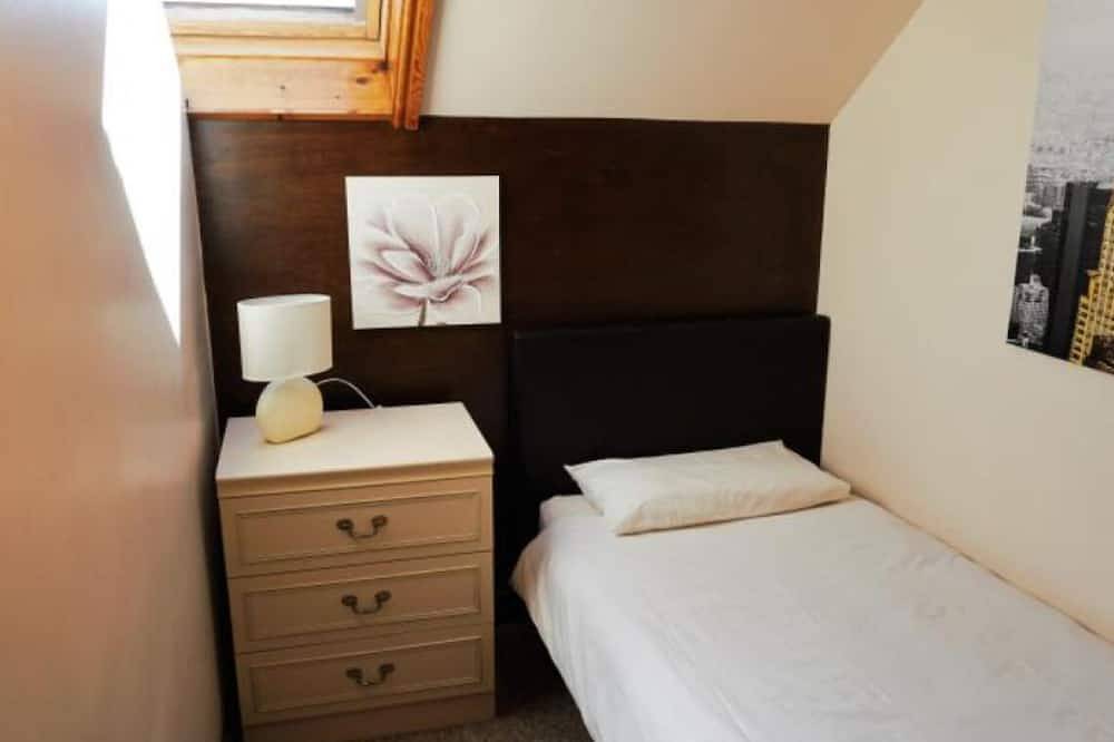 Entire apartment, Peaceful and Relaxed Country Getaway in a quiet village with all amenities in Silkstone, South Yorkshire