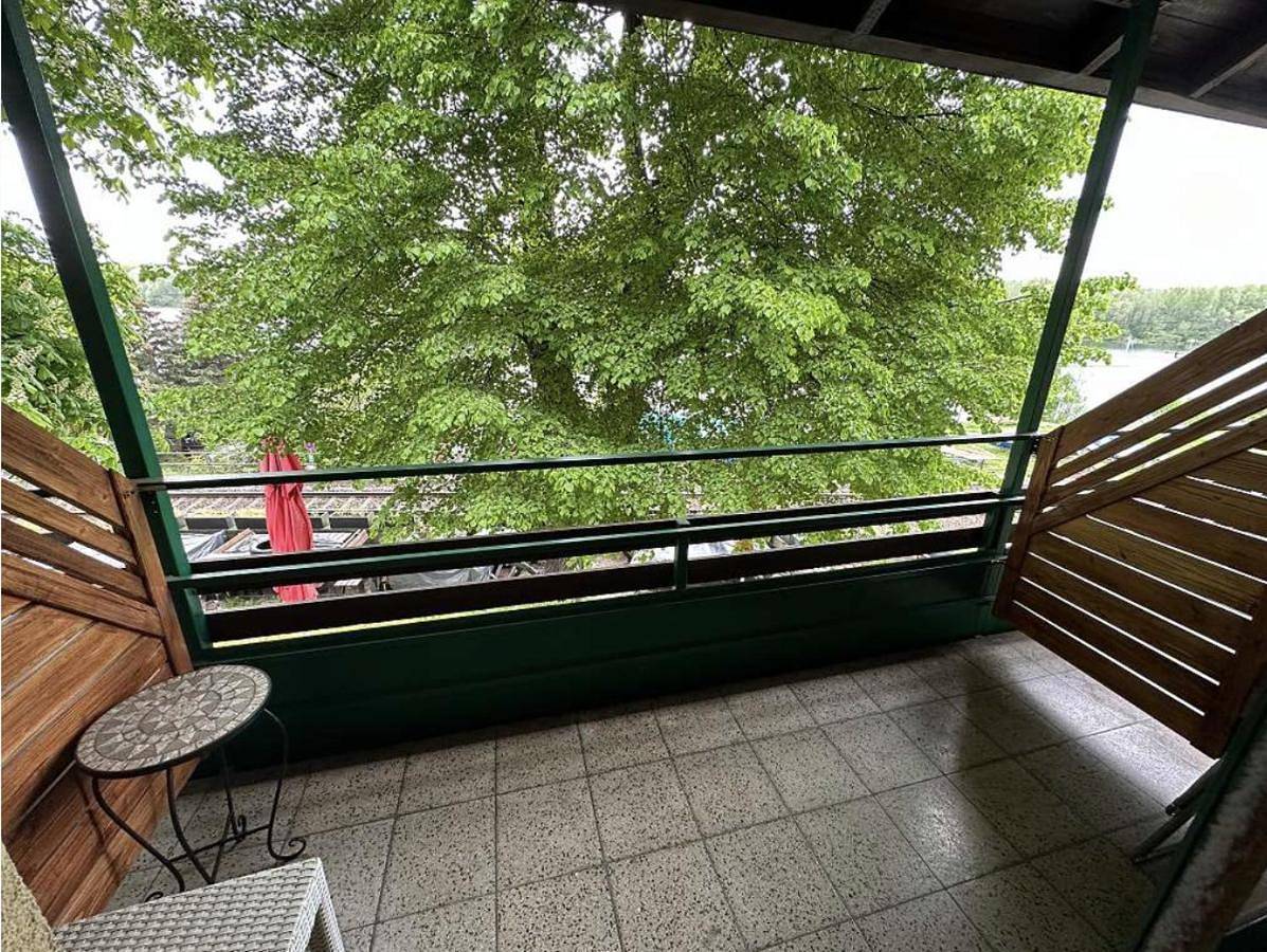 Ganze Ferienwohnung, Double Room with Lake View in Bezirk Tulln