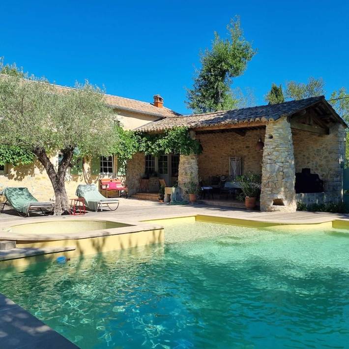 Villa pour 6 personnes, avec terrasse et piscine, animaux acceptés dans le Gard
