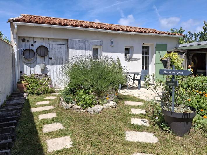 Chambre d’hôte pour 2 personnes, avec jardin sur l' Île de Ré - 4