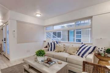 Beach Rental for 4 Guests in San Diego, Southern California, Picture 1