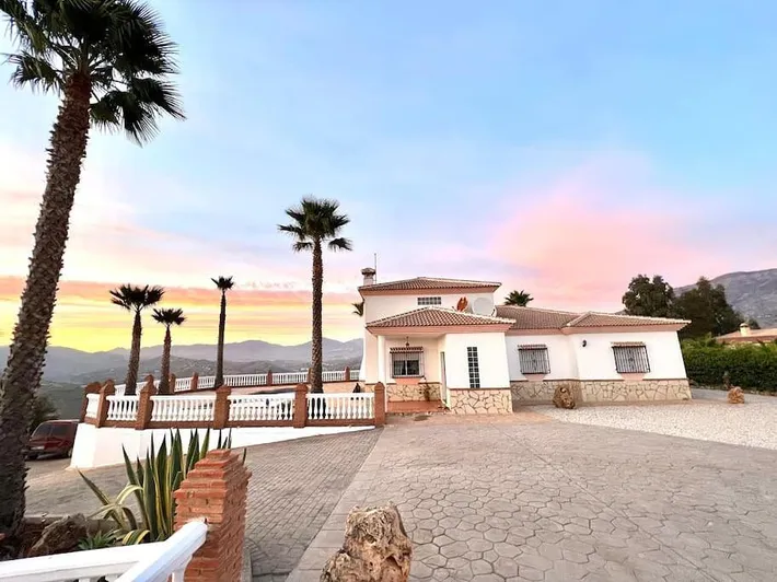 Chalet para 8 personas, con vistas y vistas al lago además de jardín y piscina - 1