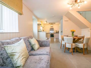 Holiday Home for 4 People in Crantock, Cornwall, Photo 4