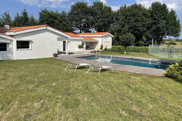 Location de vacances pour 6 personnes, avec jardin et terrasse dans Saint-Paul-des-Landes