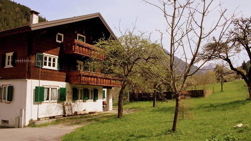 Ferienwohnung für 6 Personen, mit Garten und Balkon im Montafon