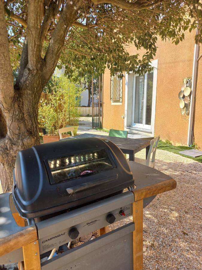 Appartement entier, One-Bedroom Apartment in Céret, Côte méditerranéenne (France)