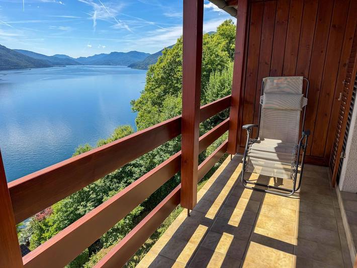 Ferienwohnung für 4 Personen, mit Balkon und Pool sowie Seeblick und Ausblick in Brissago - 2