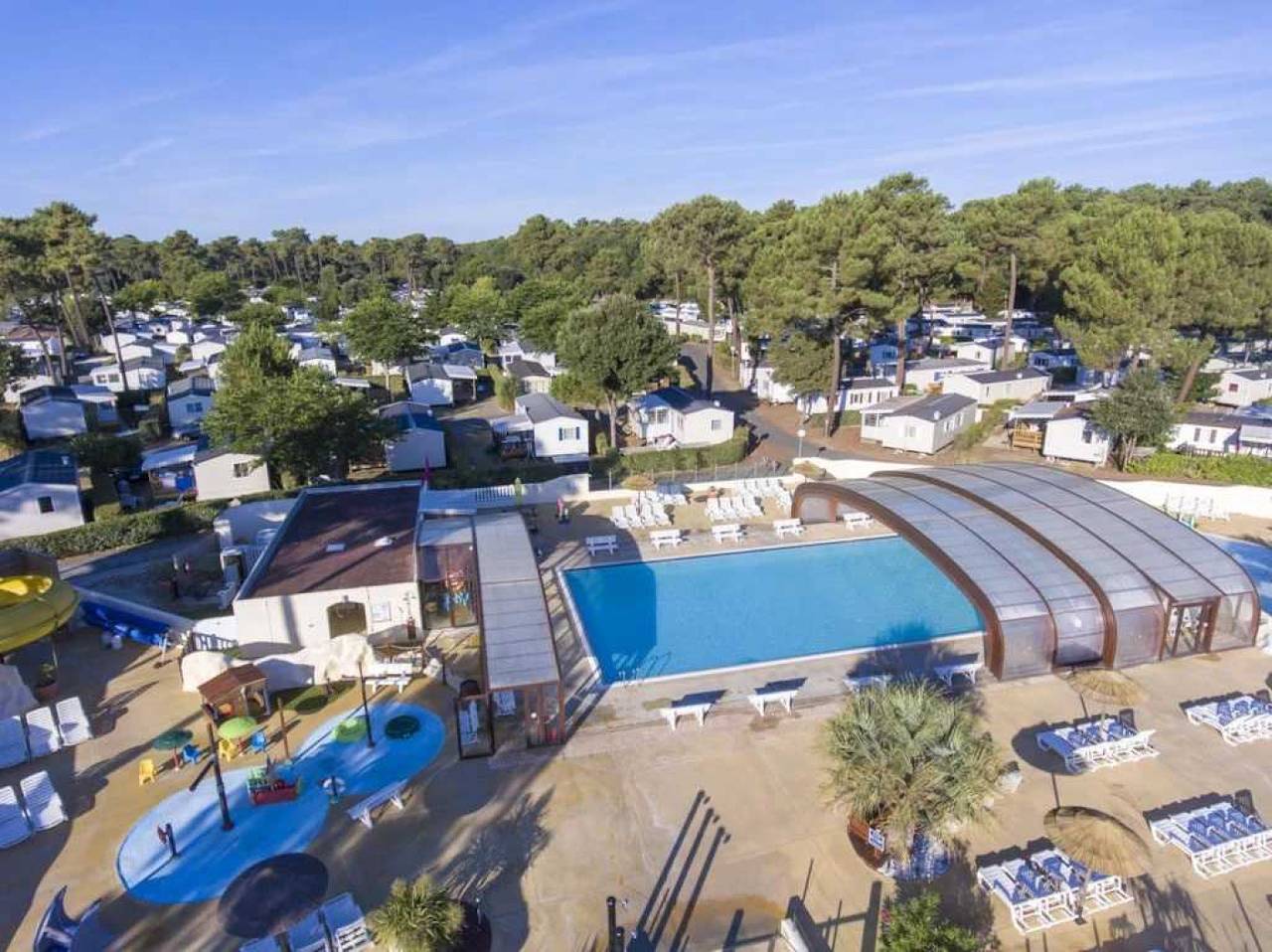 Zecamping 4* animé piscine couverte dog friendly locatif clim 36m2 in La Tremblade, Côte de Beauté