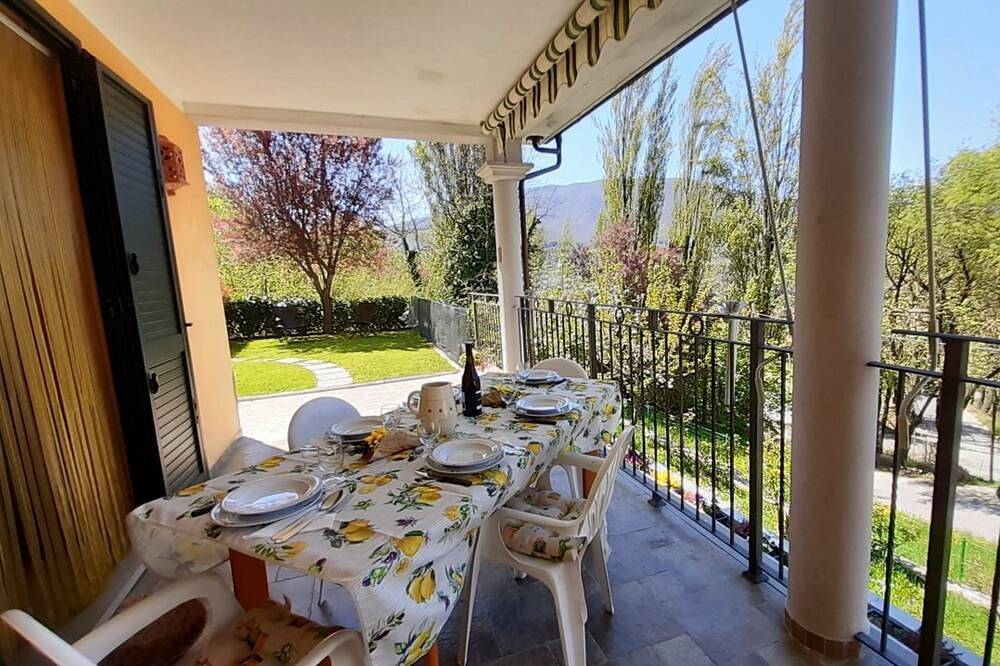 Matilde, Villa, own pool,  edge of village, walking distance of facilities in San Romano in Garfagnana, Garfagnana