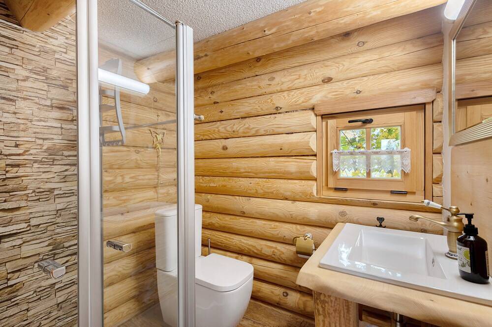 Chalet 'Am See' mit Bergblick, privater Terrasse und Wlan in Bad Brambach, Chemnitz und Umgebung