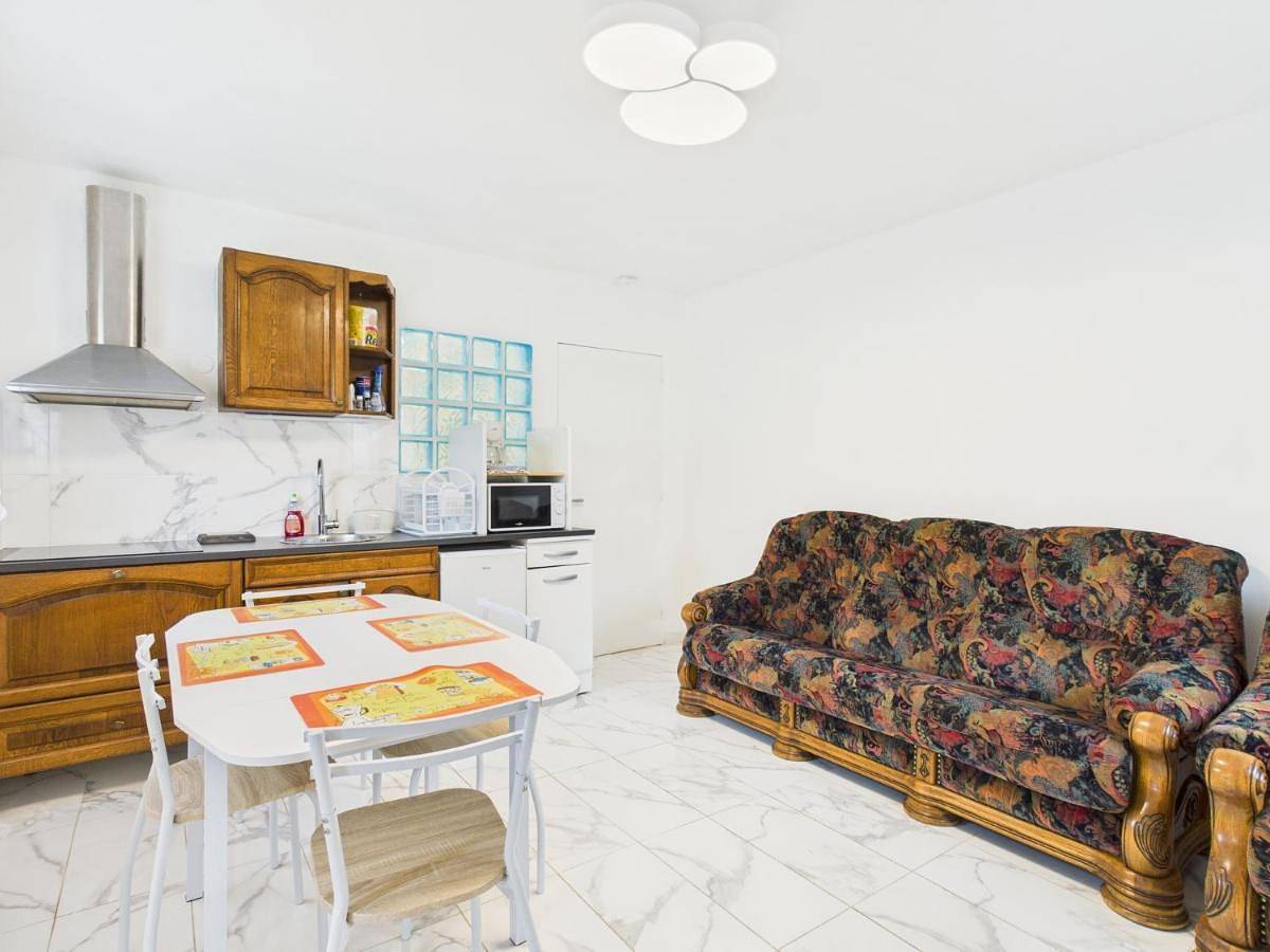 Maison Appartement Carpe Diem Jardin Privatif in Romilly-sur-Seine, Aube