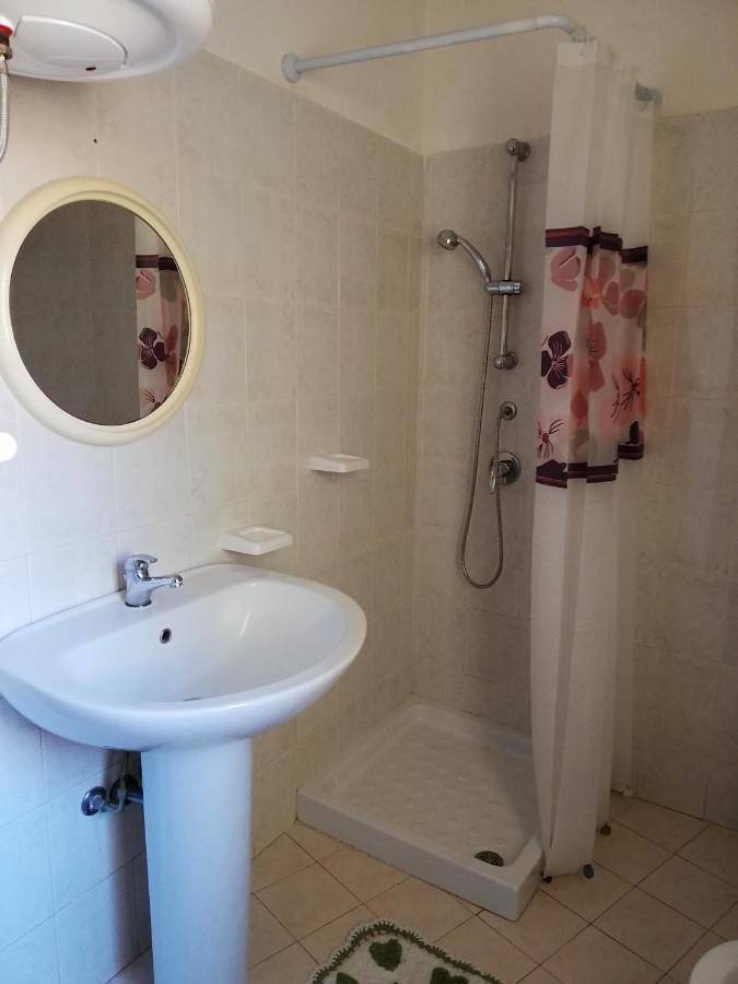 Location de vacances pour 5 personnes, avec terrasse à Fluminimaggiore - 3