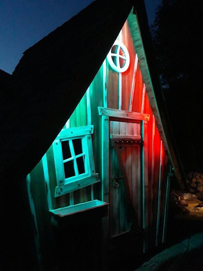 Location de vacances pour 5 personnes, avec jardin ainsi que piscine et vue, animaux acceptés à Saint-Martin-sur-la-Chambre - 4