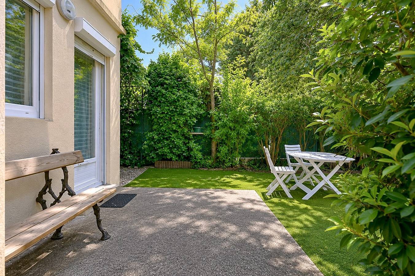 Entire studio, Le Micocoulier Studio in Meyreuil, Mediterranean Coast (France)