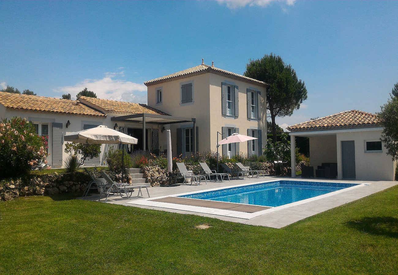 Nice villa for 8 people in Bagnols-en-Forêt, Var, heated pool. in Bagnols-en-Forêt, Region de Draguignan