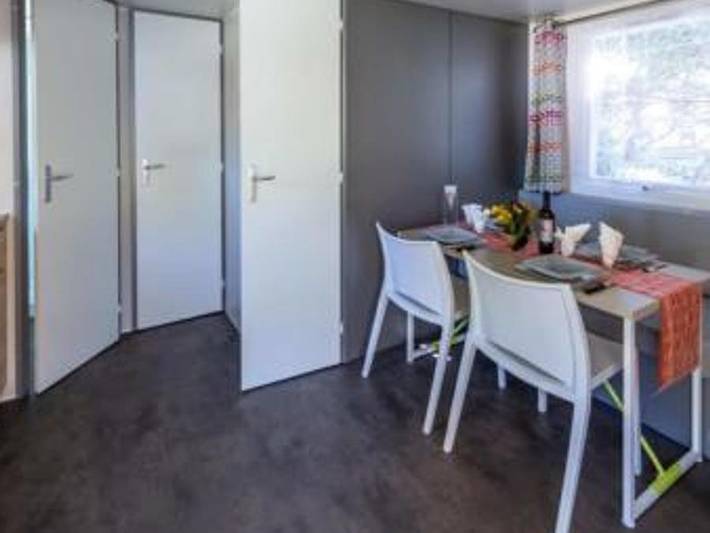 Camping Au Pigeonnier - Mobilhome 4 personnes - Oleron in Le Château-d'Oléron, Côte de Beauté