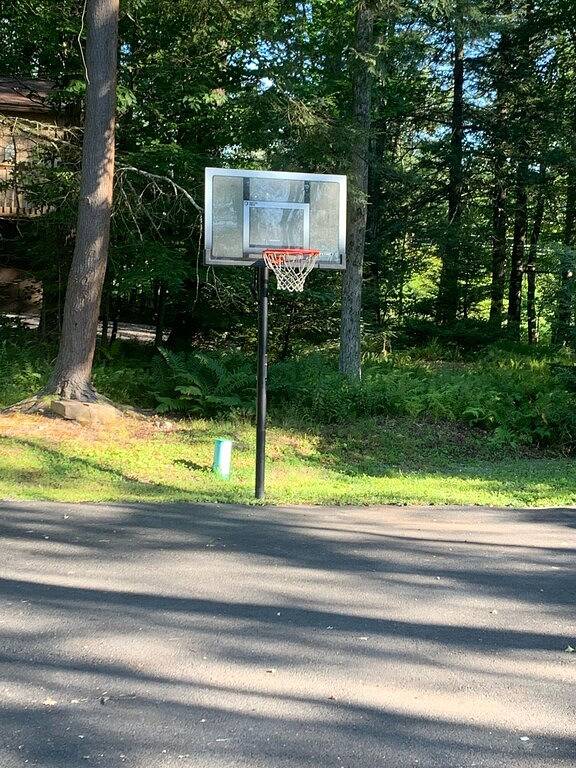 Atemberaubende Haus am See, in der Nähe von Skipisten, Kamin, Whirlpool, Feuerstelle, Boote in Blakeslee, Monroe County (PA)