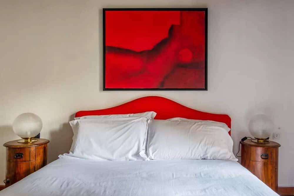 Entire apartment, Apartment in Milan with 2 bedrooms sleeps 5 in Milan, Milan Province
