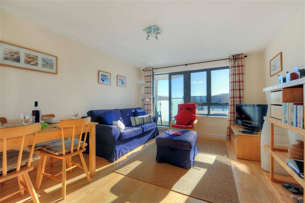 Entire apartment, 8 Driftwood in West Bay, Dorset