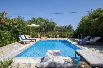 Villa pour 8 Personnes dans Mparmpati, Corfou, Photo 1