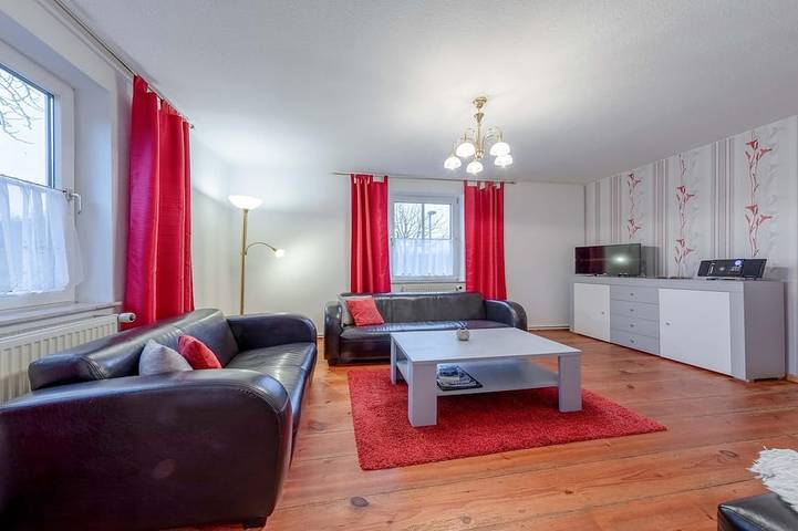 Ferienwohnung für 3 Personen, mit Terrasse und Garten sowie Sauna