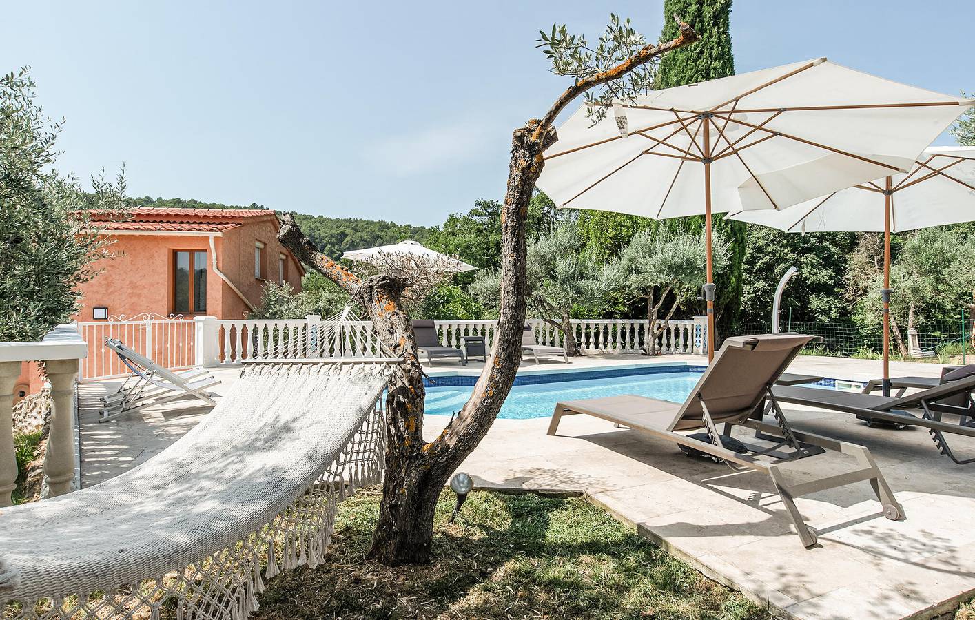 Ganze Ferienwohnung, Callas Oasis Apartment mit Pool und Parkplatz in Callas, Draguignan Region