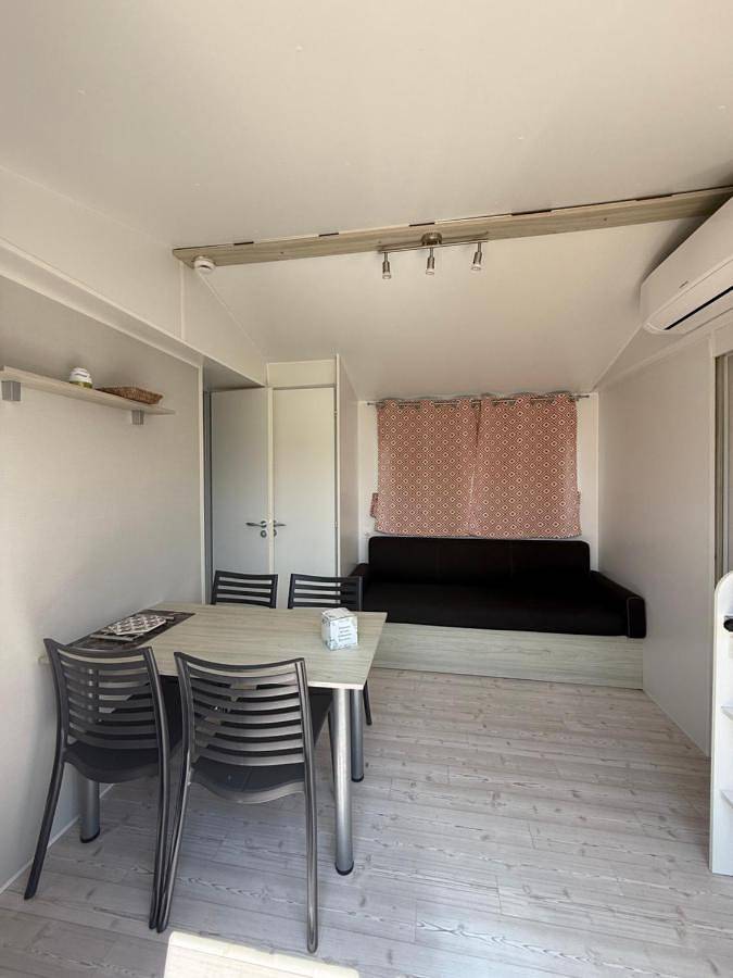 Location de vacances pour 4 personnes, avec Terrasse ainsi que Jardin et Piscine à Biville-sur-Mer - 2