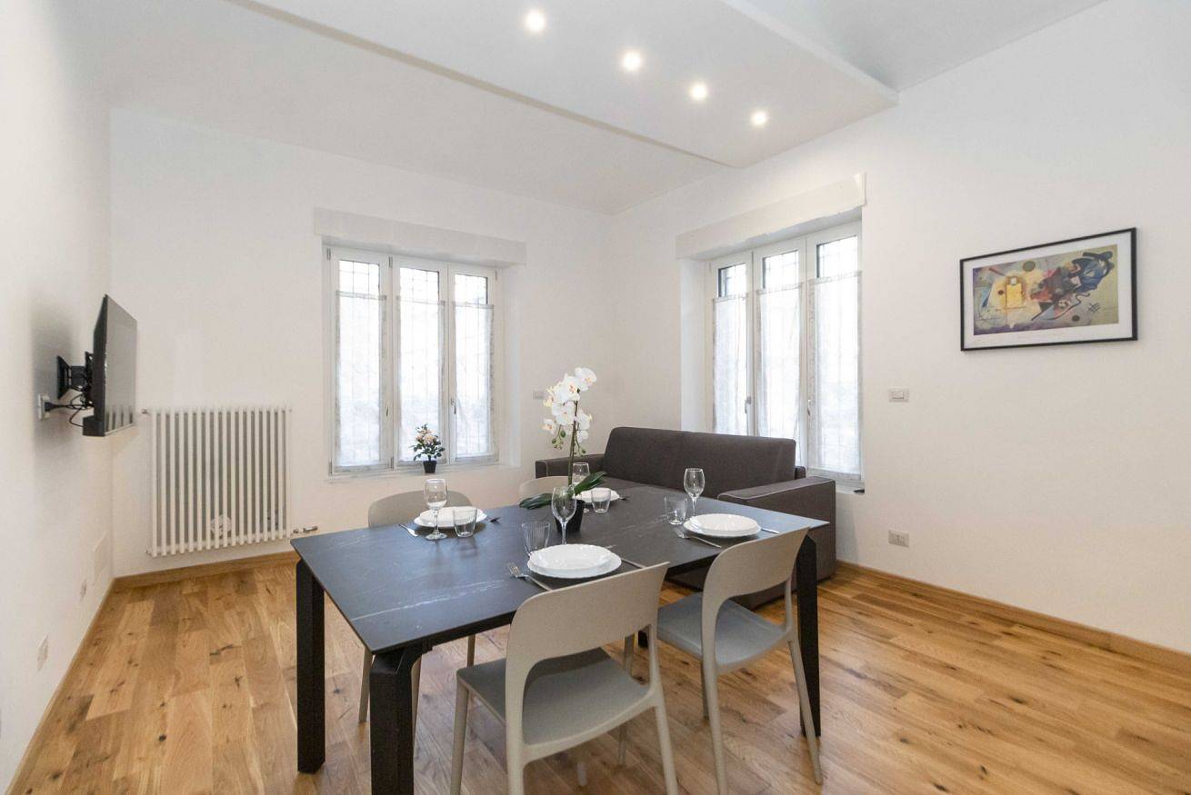 Apartamento entero, Cenisia District! Perosa Roomy Flat x6 in Turín, Provincia de Torino