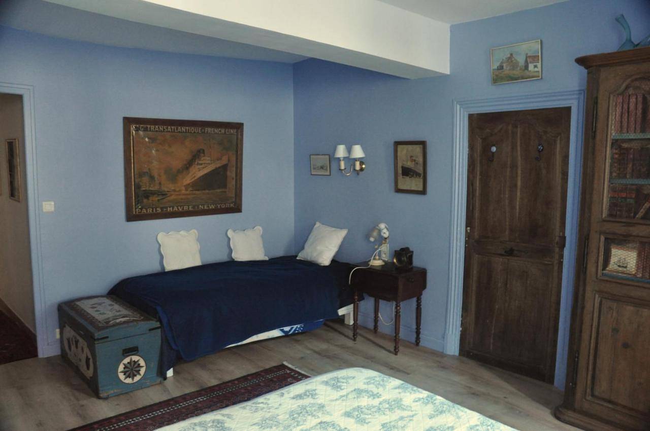 Vaste chambre au centre du bourg in Saulieu, Région de Montbard