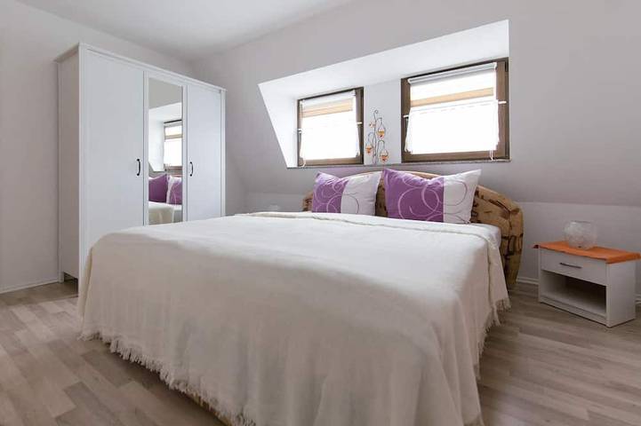 Ferienwohnung für 4 Personen, mit Balkon und Garten sowie Pool in Bad Schlema - 3